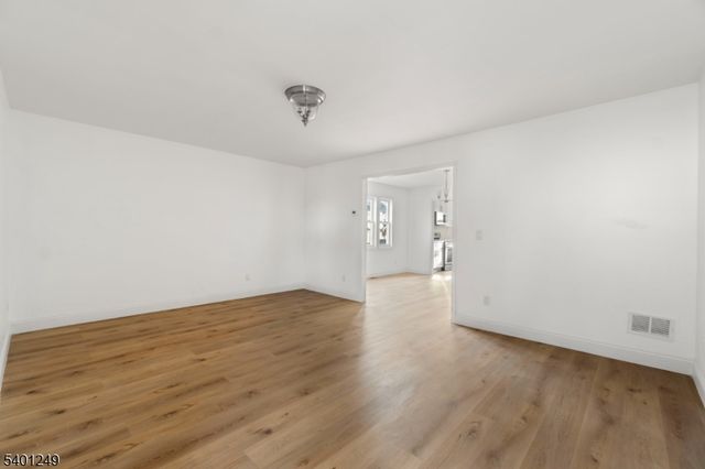 390 Clinton Pl, Newark City, NJ 07112