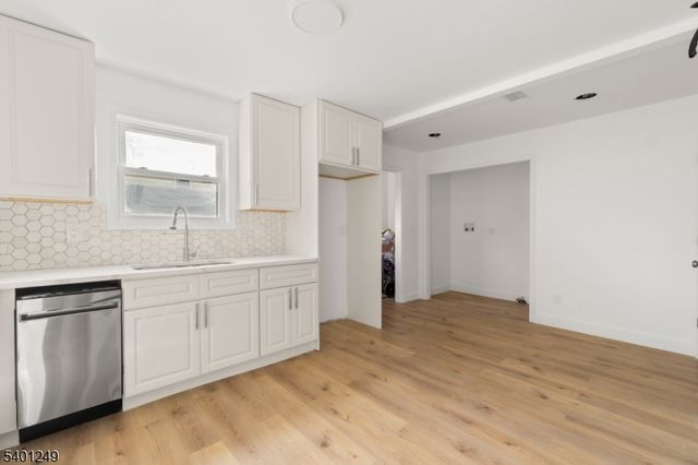 390 Clinton Pl, Newark City, NJ 07112