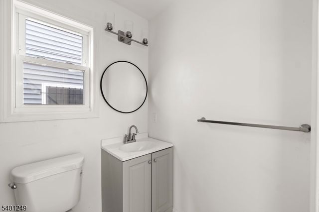 390 Clinton Pl, Newark City, NJ 07112