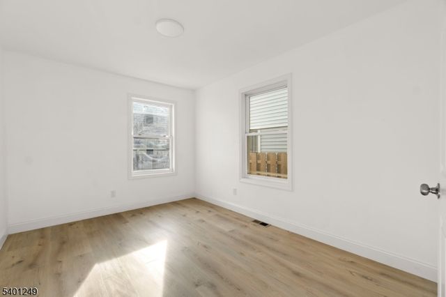 390 Clinton Pl, Newark City, NJ 07112