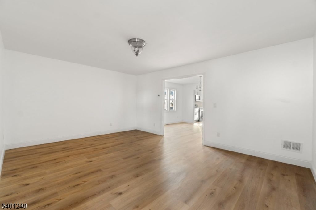 390 Clinton Pl, Newark City, NJ 07112 — photo 3