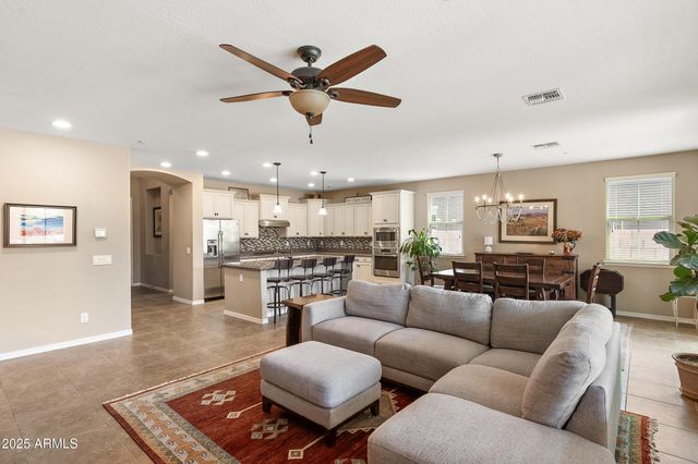 475 E Torrey Pines Place, Chandler, AZ 85249