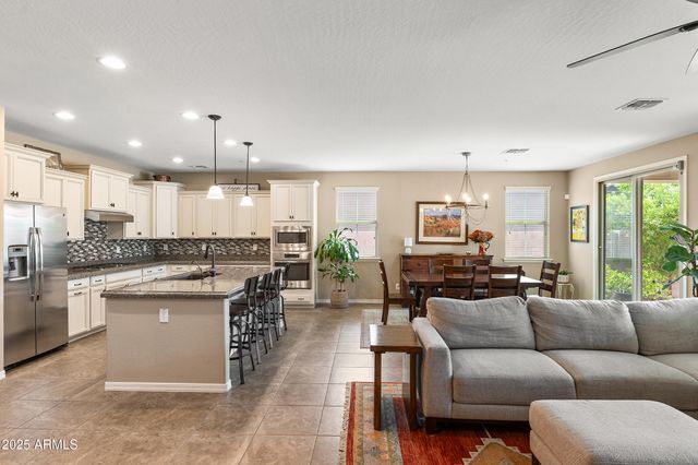 475 E Torrey Pines Place, Chandler, AZ 85249