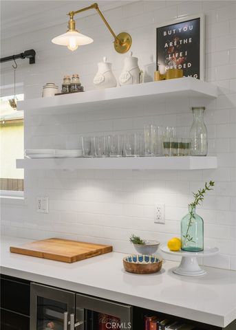 17641 Kittridge, Lake Balboa, CA 91406