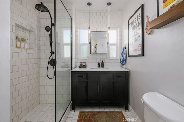 17641 Kittridge, Lake Balboa, CA 91406