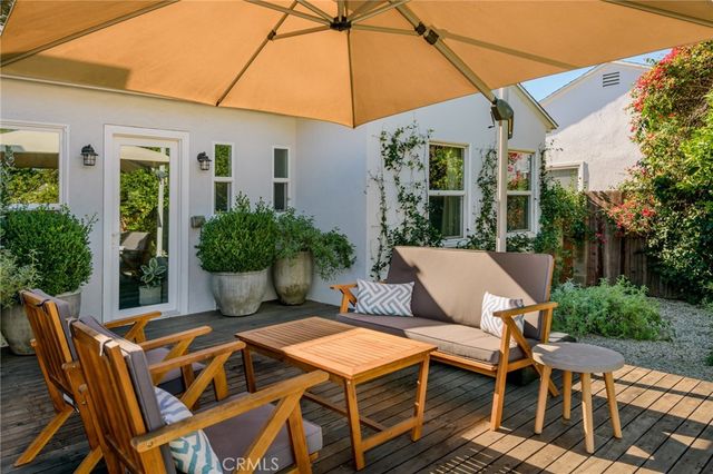 17641 Kittridge, Lake Balboa, CA 91406