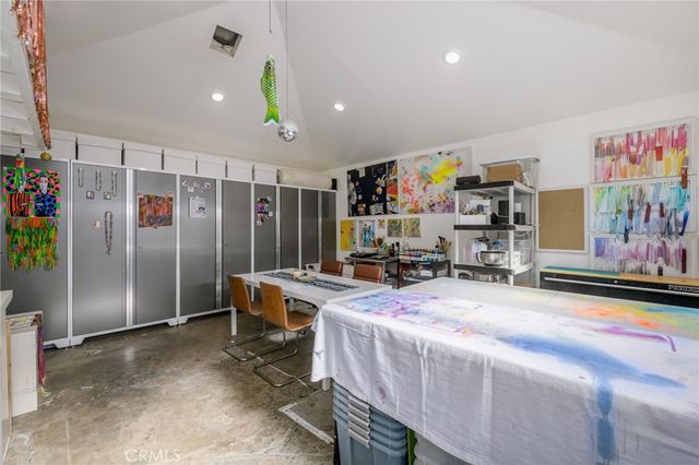 17641 Kittridge, Lake Balboa, CA 91406