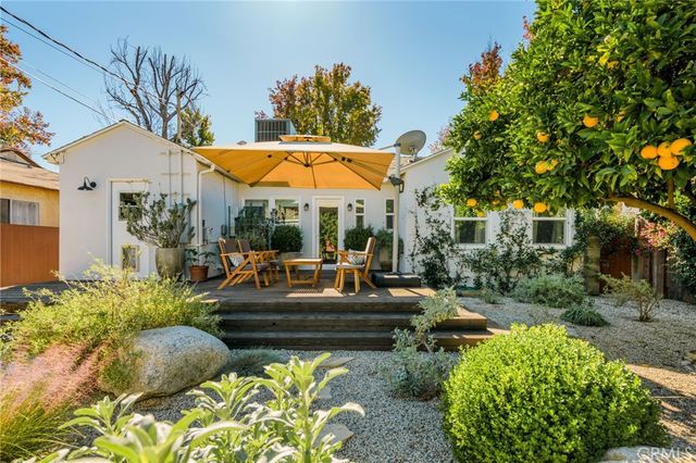 17641 Kittridge, Lake Balboa, CA 91406