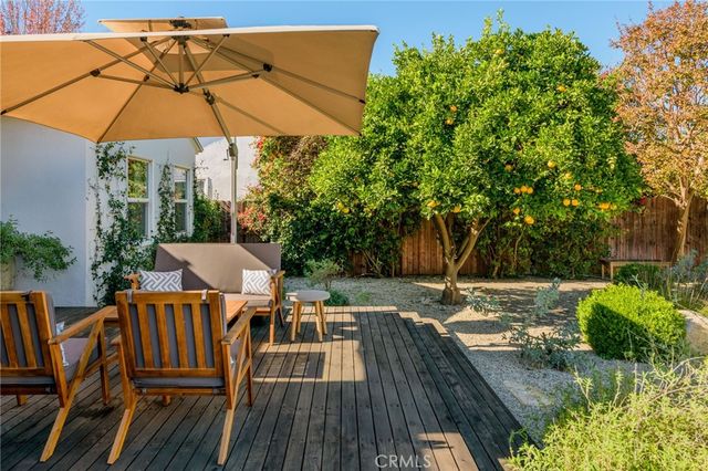 17641 Kittridge, Lake Balboa, CA 91406