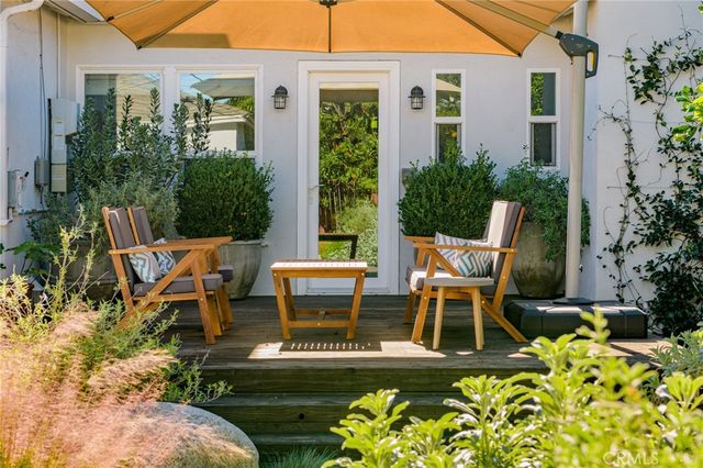 17641 Kittridge, Lake Balboa, CA 91406