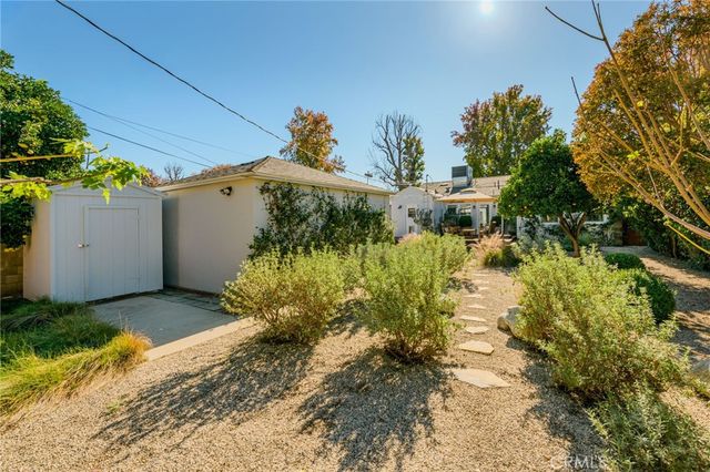 17641 Kittridge, Lake Balboa, CA 91406