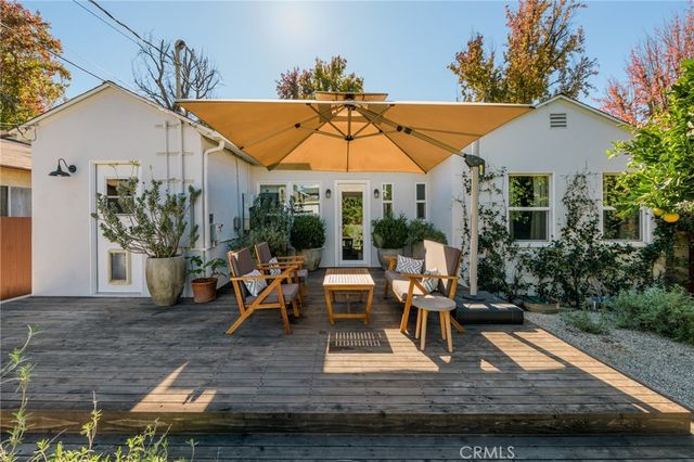 17641 Kittridge, Lake Balboa, CA 91406