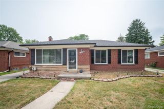 16786 Sprenger Avenue, Eastpointe, MI 48021