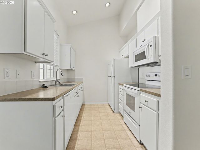 14439 Se OREGON TRAIL Dr, Clackamas, OR 97015