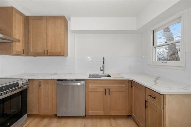 1327 E Lacrosse Ave, Spokane, WA 99207