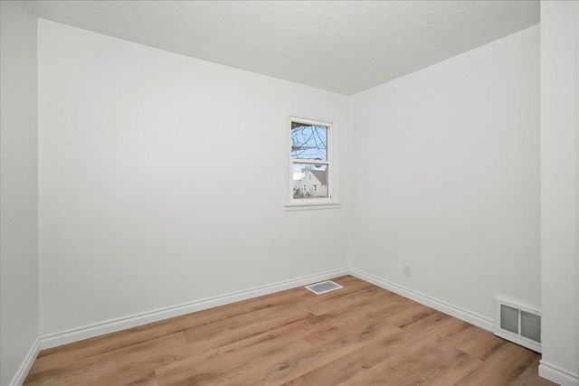 1327 E Lacrosse Ave, Spokane, WA 99207