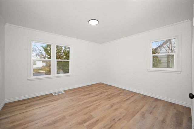 1327 E Lacrosse Ave, Spokane, WA 99207