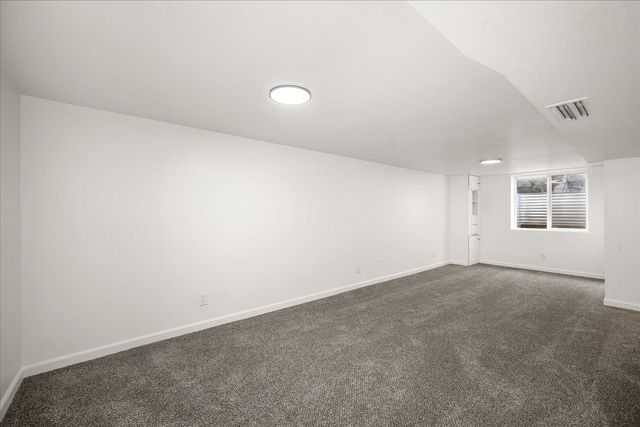 1327 E Lacrosse Ave, Spokane, WA 99207