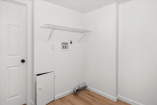 1327 E Lacrosse Ave, Spokane, WA 99207