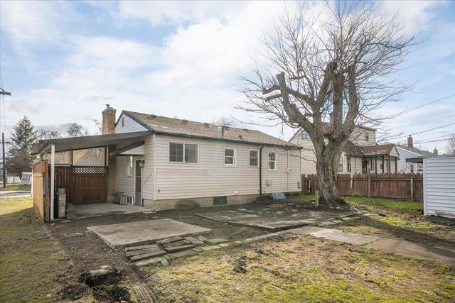 1327 E Lacrosse Ave, Spokane, WA 99207