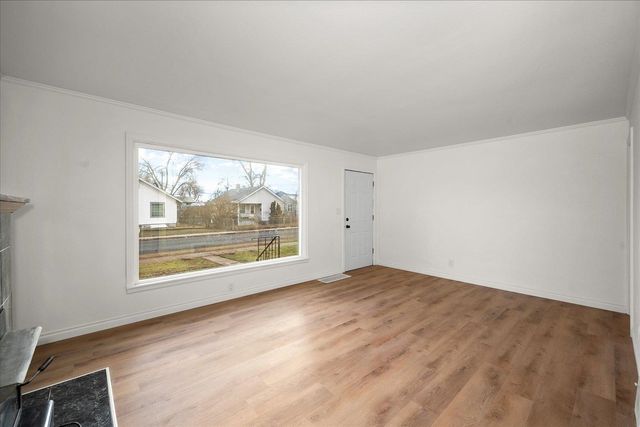 1327 E Lacrosse Ave, Spokane, WA 99207