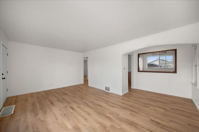 1327 E Lacrosse Ave, Spokane, WA 99207