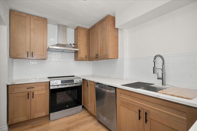 1327 E Lacrosse Ave, Spokane, WA 99207