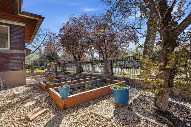 1400 S 1000 E, Salt Lake City, UT 84105