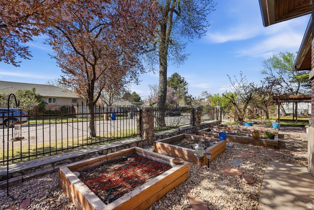 1400 S 1000 E, Salt Lake City, UT 84105