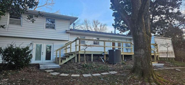 1608 Briarwood Drive, Carbondale, IL 62901