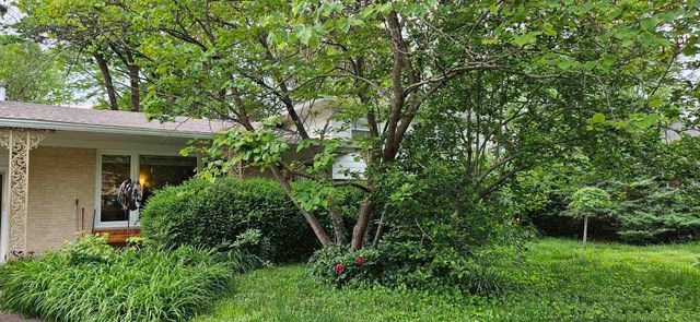 1608 Briarwood Drive, Carbondale, IL 62901