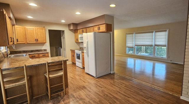 1608 Briarwood Drive, Carbondale, IL 62901