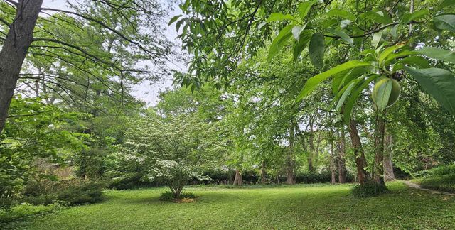 1608 Briarwood Drive, Carbondale, IL 62901