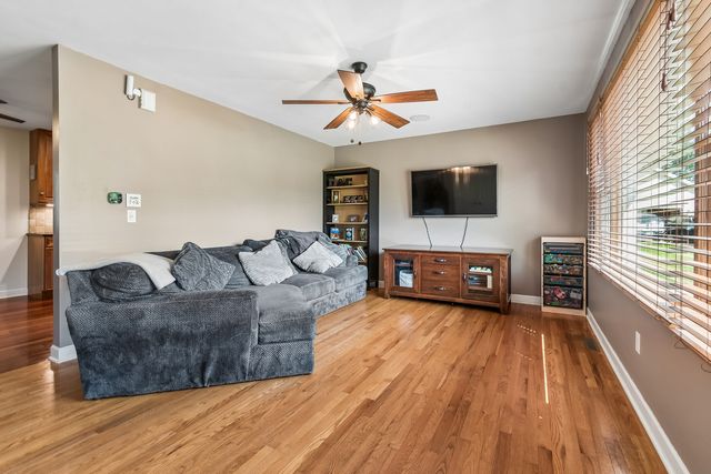 10009 NW Circle Drive, Richmond, IL 60071