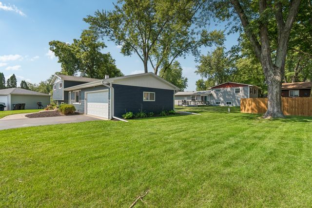 10009 NW Circle Drive, Richmond, IL 60071