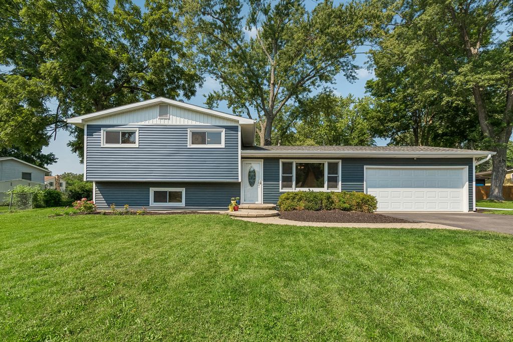 10009 NW Circle Drive, Richmond, IL 60071