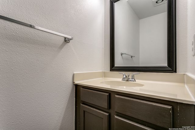 12273 Apricot Dr, San Antonio, TX 78247