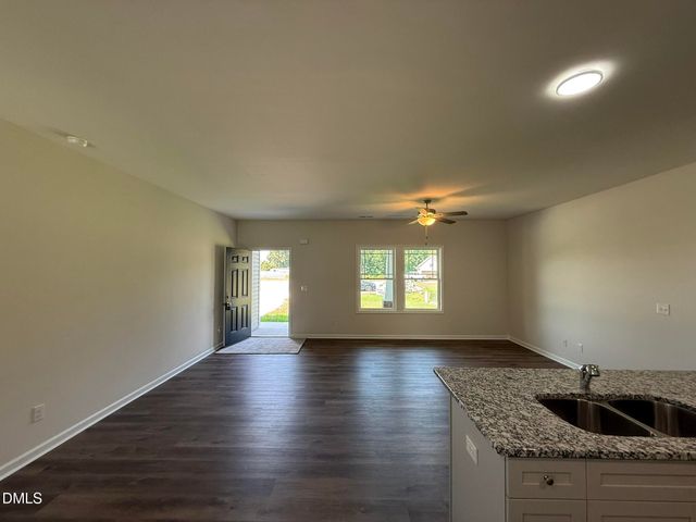 86 Harvest Hills Lane, Dunn, NC 28334