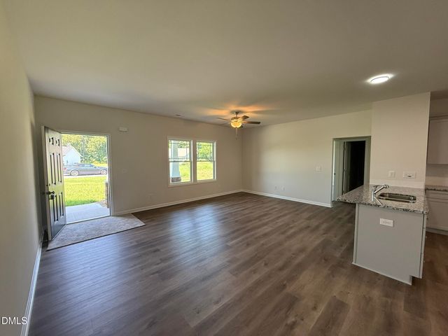 86 Harvest Hills Lane, Dunn, NC 28334