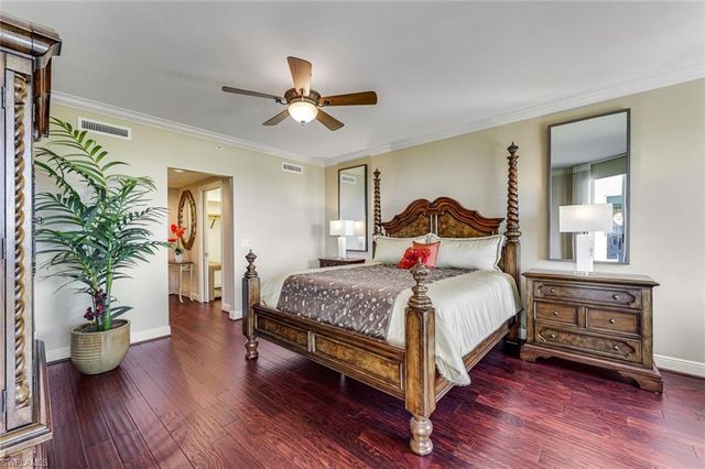 1050 Borghese LN 605, Naples, FL 34114
