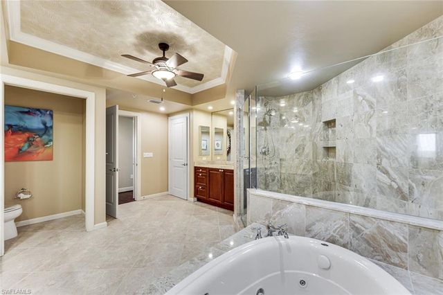 1050 Borghese LN 605, Naples, FL 34114