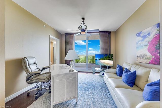 1050 Borghese LN 605, Naples, FL 34114