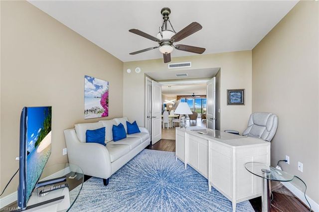 1050 Borghese LN 605, Naples, FL 34114