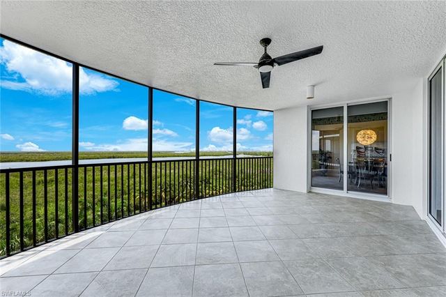 1050 Borghese LN 605, Naples, FL 34114