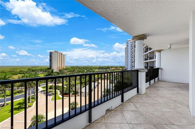1050 Borghese LN 605, Naples, FL 34114