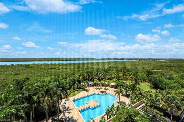 1050 Borghese LN 605, Naples, FL 34114