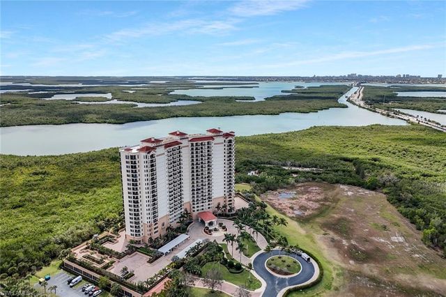 1050 Borghese LN 605, Naples, FL 34114