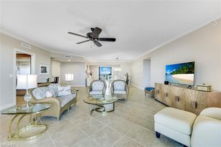 1050 Borghese LN 605, Naples, FL 34114