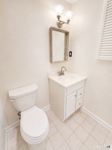 74 Hollister Way South 74, Glastonbury, CT 06033