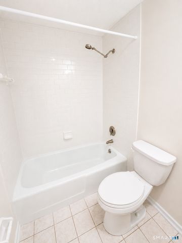 74 Hollister Way South 74, Glastonbury, CT 06033
